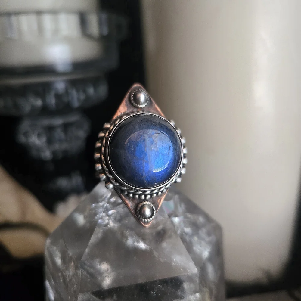 Large Labradorite Statement Talisman Ring - Picture 2 of 5